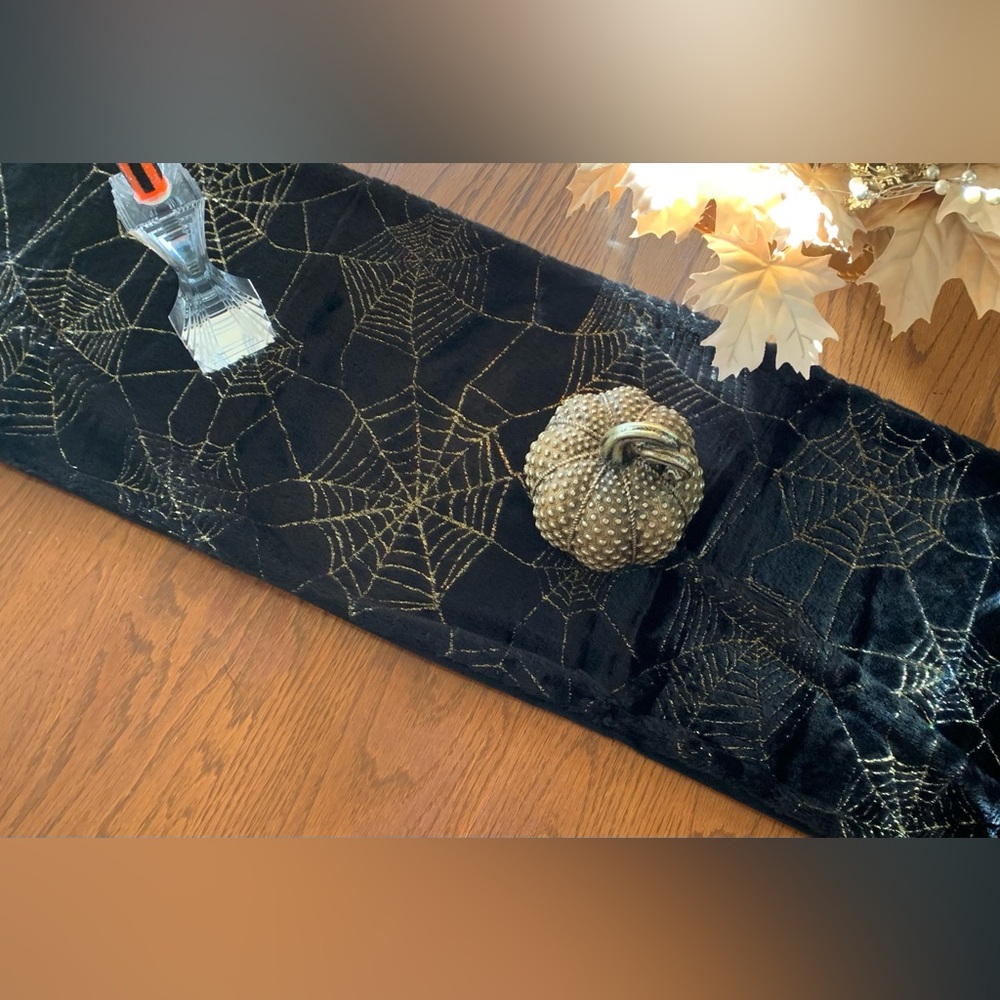 Spiderweb Table Runner - Picture 2 of 4